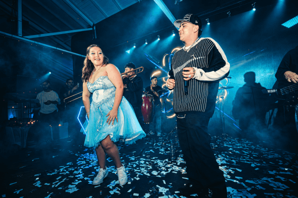 Cumpleaños de 15, musica y baile