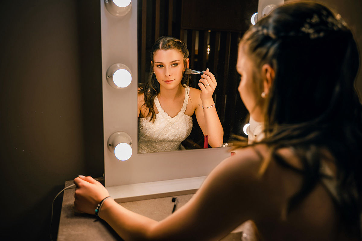 Maquillaje previo a cumple de 15 hotel cottege
